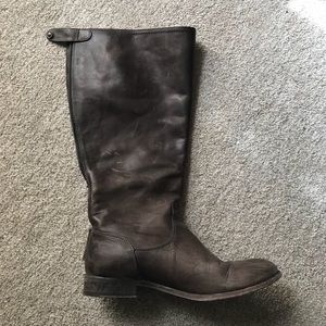 Women’s FRYE boots.